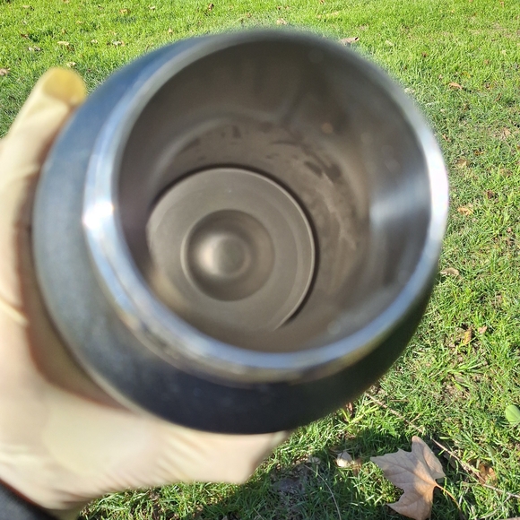 Hydro Flask Black Insulated Bottle 64 Oz. - Picture 5 of 9